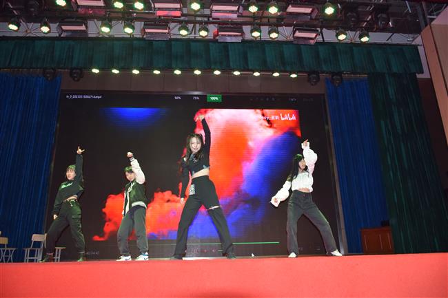 开场舞.JPG 开场舞.JPG