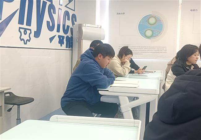 徐斌老师评课.jpg 徐斌老师评课.jpg